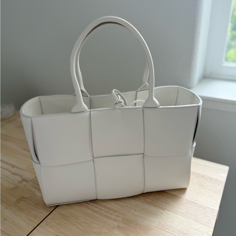 Bottega Veneta Arco Tote Bag- Small White